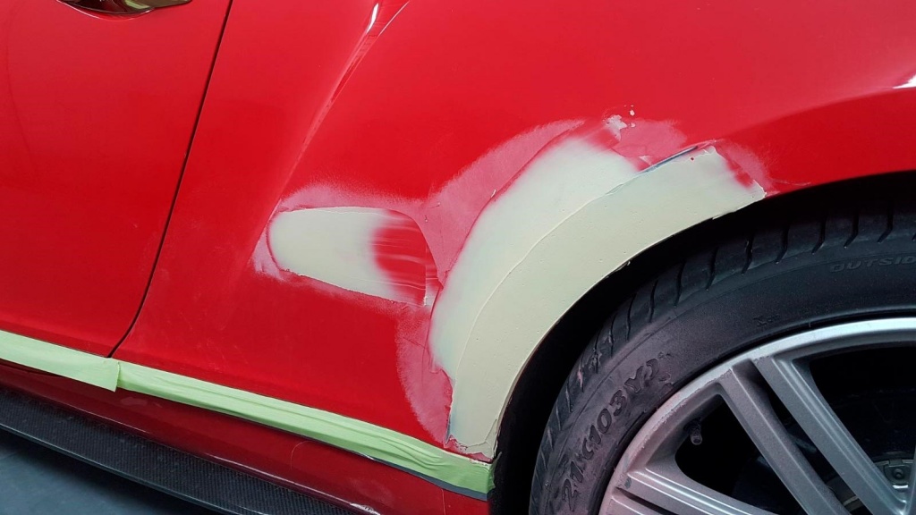 Локальная покраска авто поможет устранить незначительный дефект